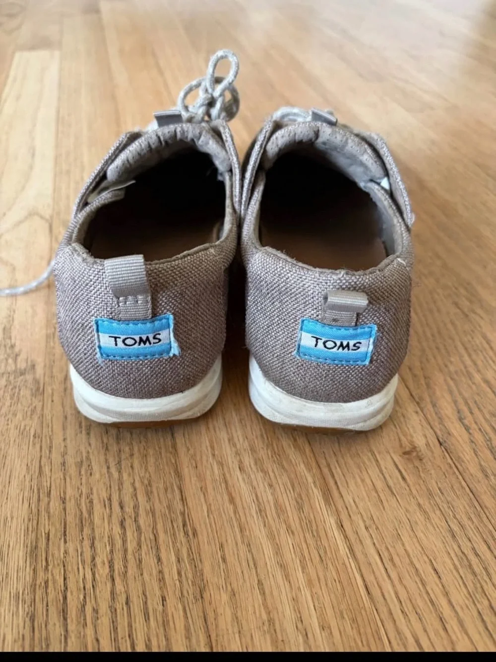 Toms Women's Gray Canvas Lace-Up Athletic Shoes